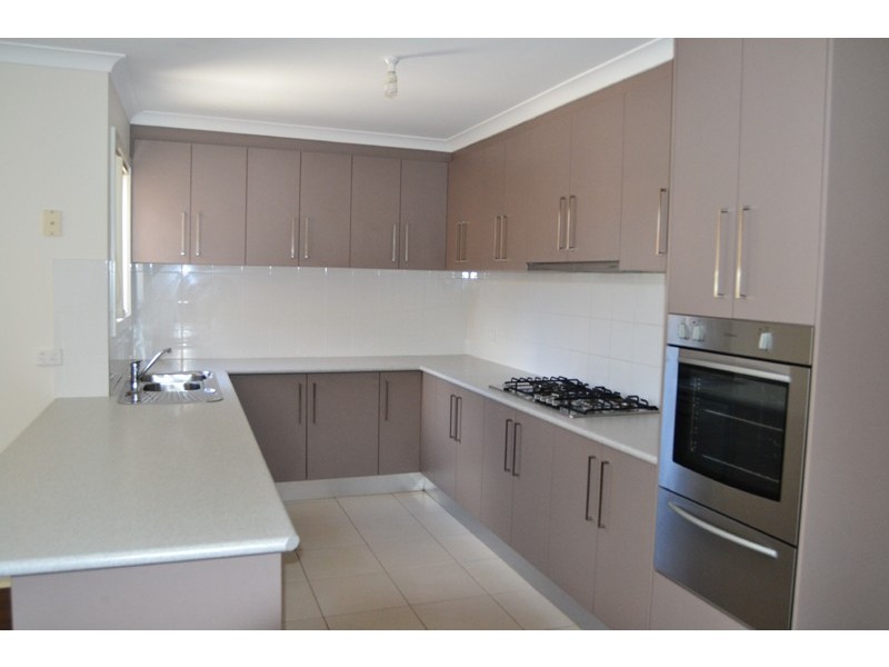 8 Taronga Way, South Morang VIC 3752