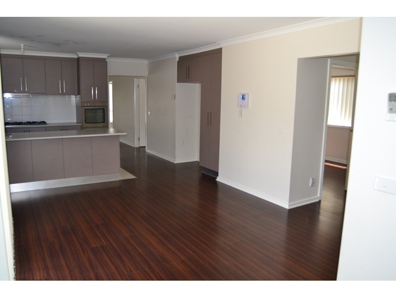 8 Taronga Way, South Morang VIC 3752