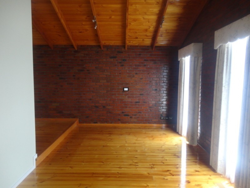 123 Centenary Drive, Mill Park VIC 3082