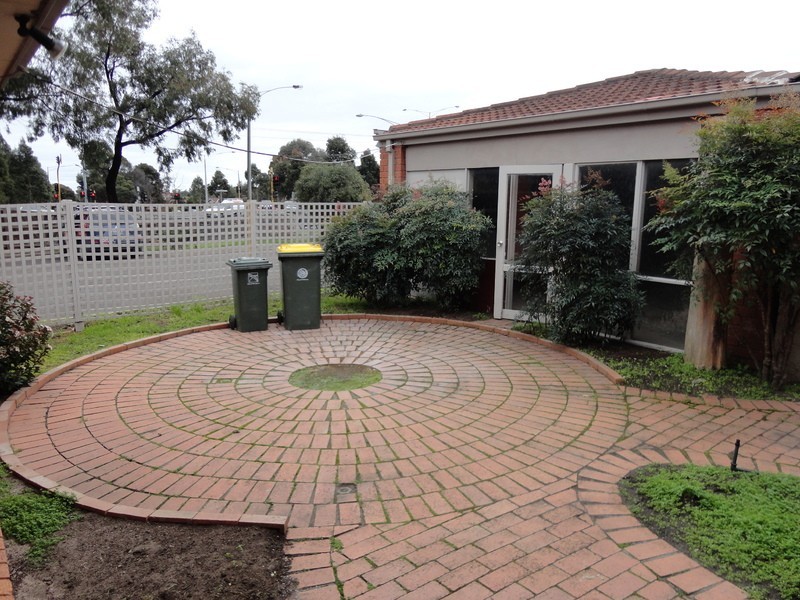 3 Blossom Park Drive, Mill Park VIC 3082