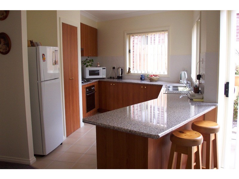 2/22 Hawkes Drive, Mill Park VIC 3082