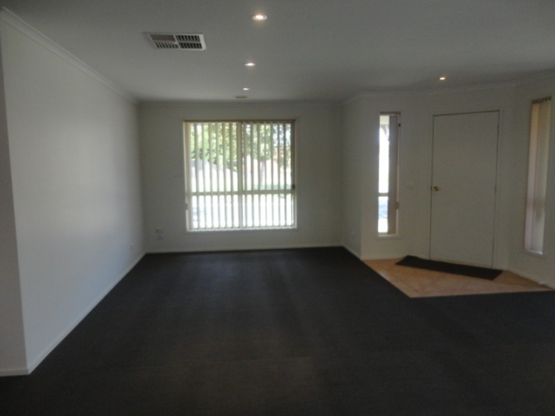 6 Yvette Court, Epping VIC 3076