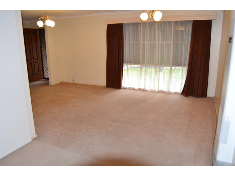 2 Lilac Court, Mill Park VIC 3082