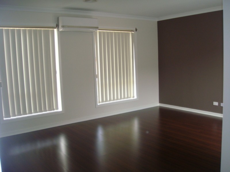 8 Taronga Way, South Morang VIC 3752