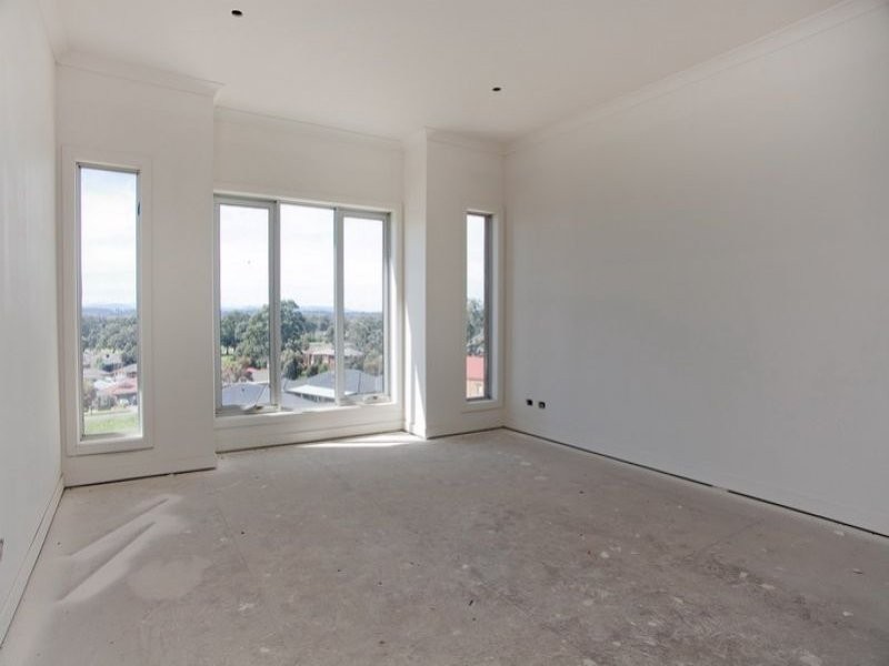 4 Foxtail Terrace, South Morang VIC 3752