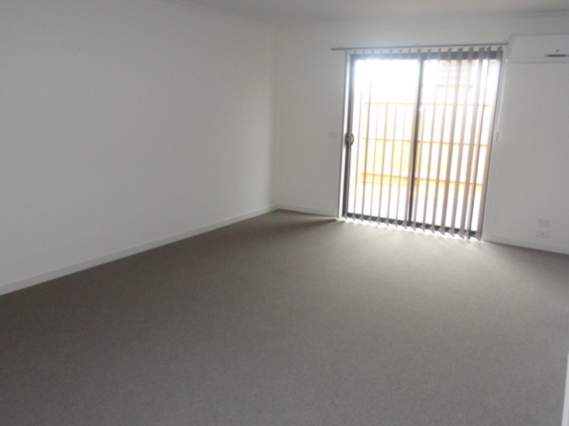 8/12 Kirkland Court, Epping VIC 3076