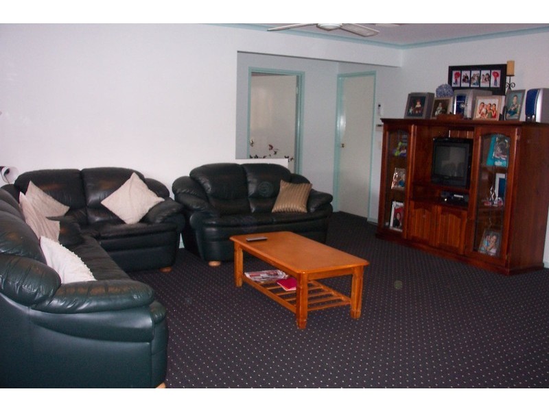 2/103 Hawkes Drive, Mill Park VIC 3082