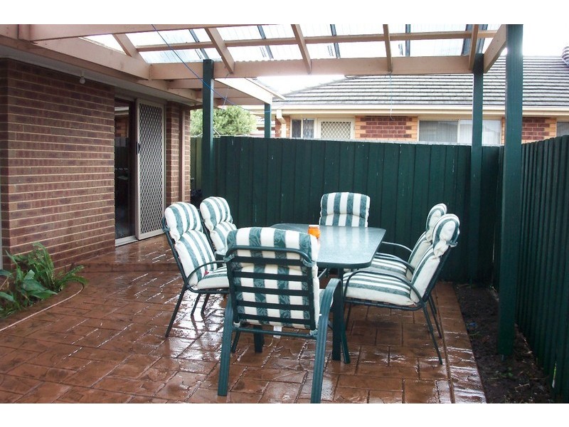 2/103 Hawkes Drive, Mill Park VIC 3082