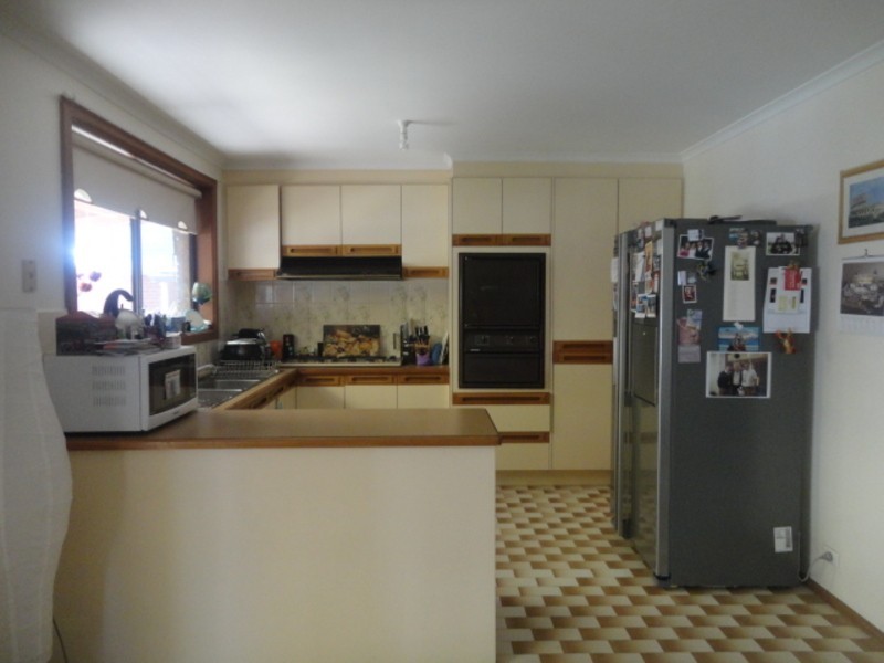 54 Hurlstone Crescent, Mill Park VIC 3082