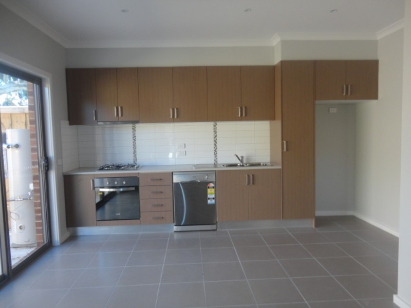 2/38 Coleridge Way, South Morang VIC 3752