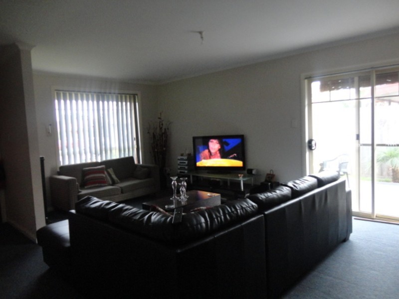 34 Nirvana Drive, South Morang VIC 3752