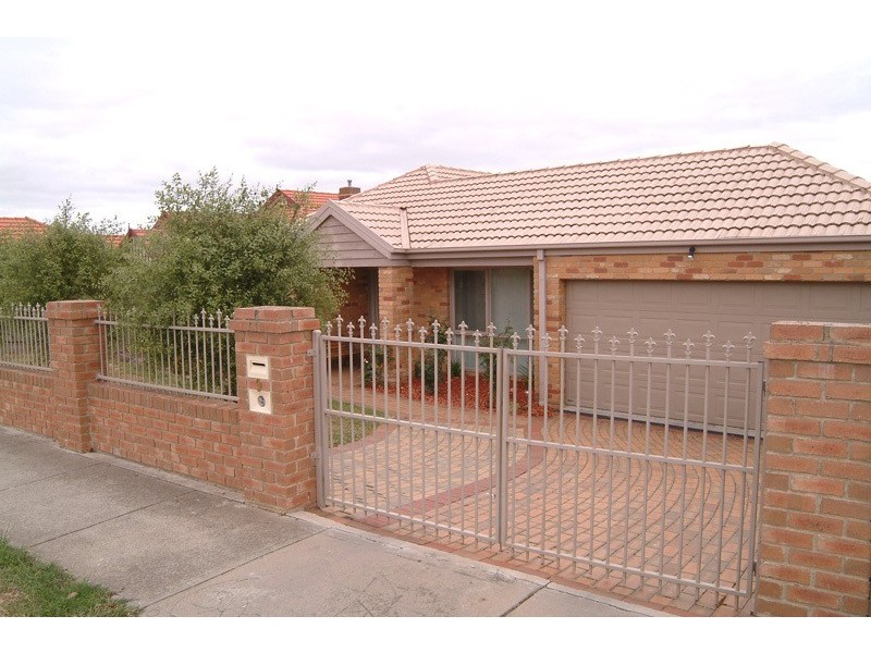 9 Hawkes Drive, Mill Park VIC 3082