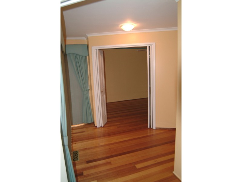 9 Hawkes Drive, Mill Park VIC 3082