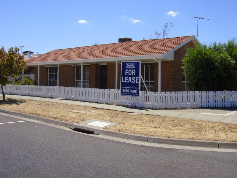 1 Bluegum Court, Mill Park VIC 3082