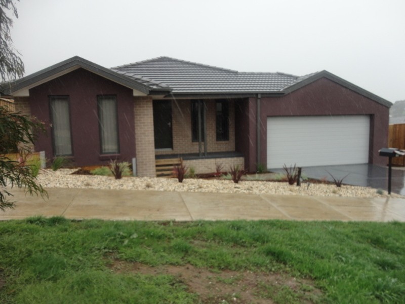 16 Faithful Way, Doreen VIC 3754