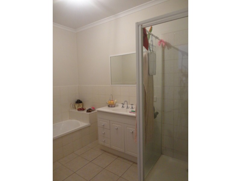 34 Nirvana Drive, South Morang VIC 3752