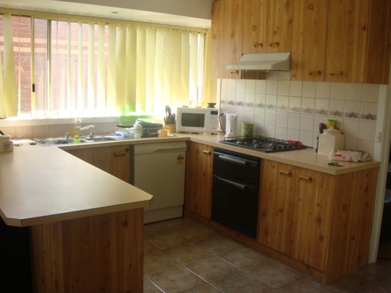 17 Hawkes Drive, Mill Park VIC 3082