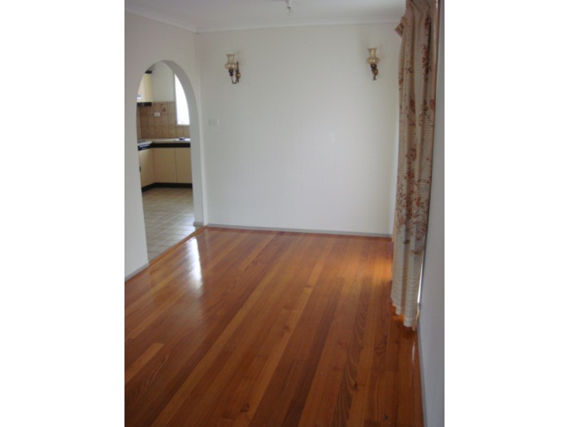 4 Meagan Close, Thomastown VIC 3074