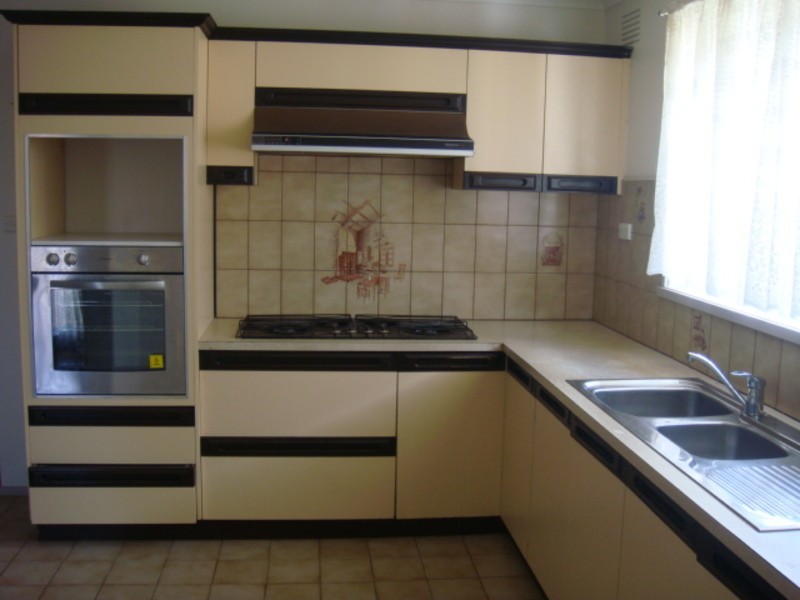 4 Meagan Close, Thomastown VIC 3074