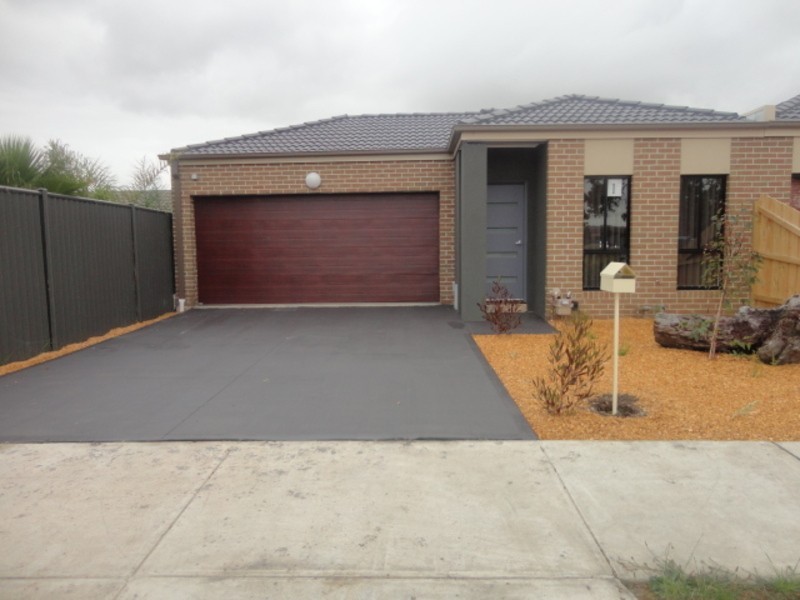 1/12 Brush Road (Kirkland Court), Epping VIC 3076