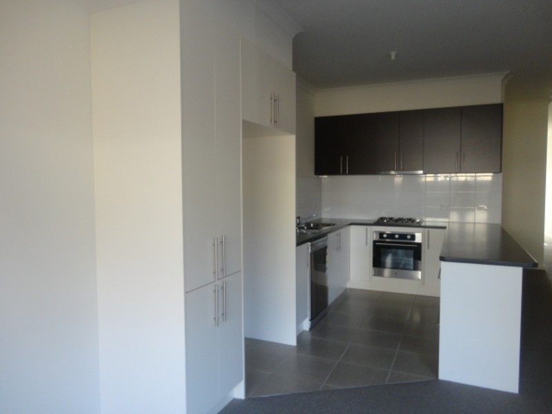 1/12 Brush Road (Kirkland Court), Epping VIC 3076