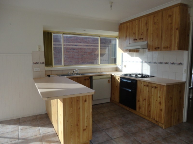 17 Hawkes Drive, Mill Park VIC 3082