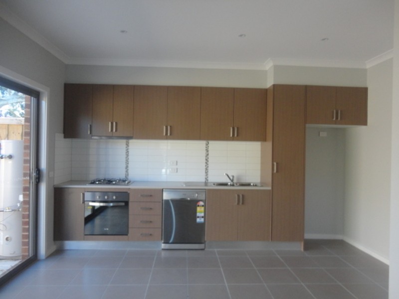 2/38 Coleridge Way, South Morang VIC 3752