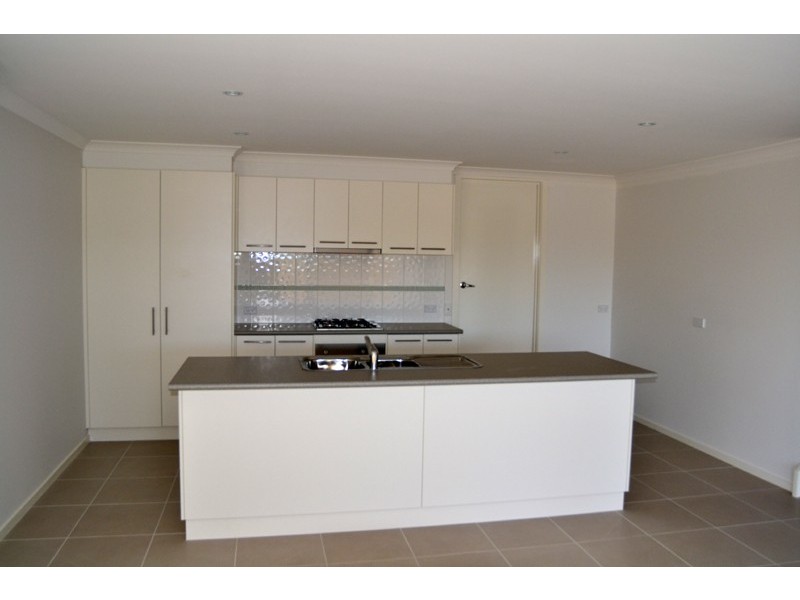 16 Faithful Way, Doreen VIC 3754