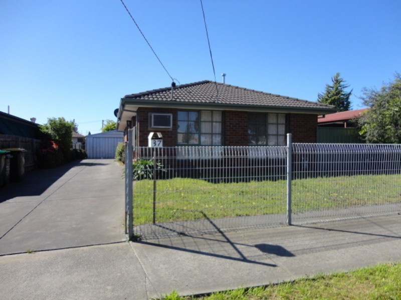 37 Meadow Glen Drive, Epping VIC 3076
