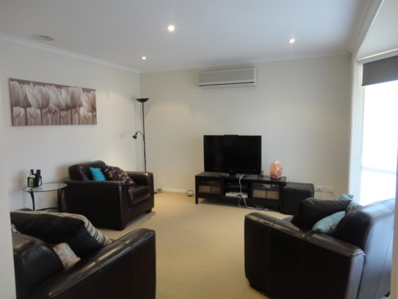 6 Sturrock Court, Mill Park VIC 3082