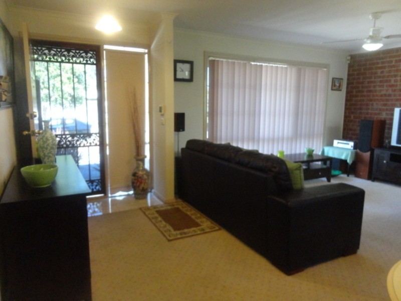 8 Carroll Crescent, Mill Park VIC 3082