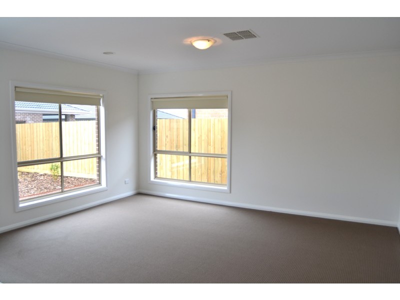 21 Chettam Street, Epping VIC 3076