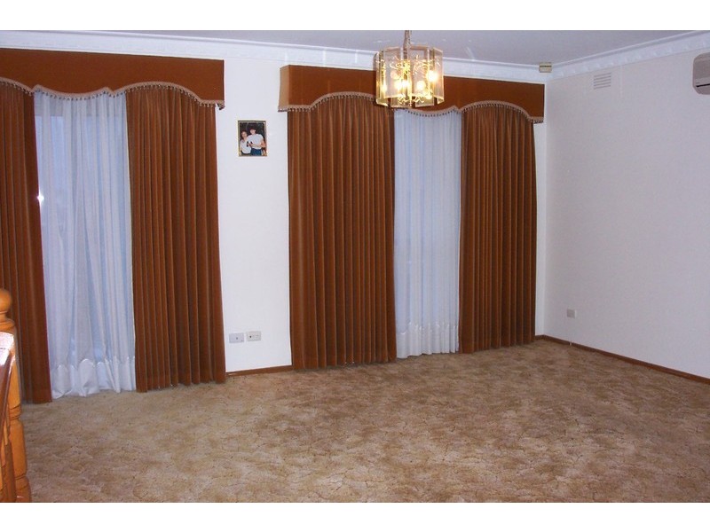 8 Wydell Close, Bundoora VIC 3083