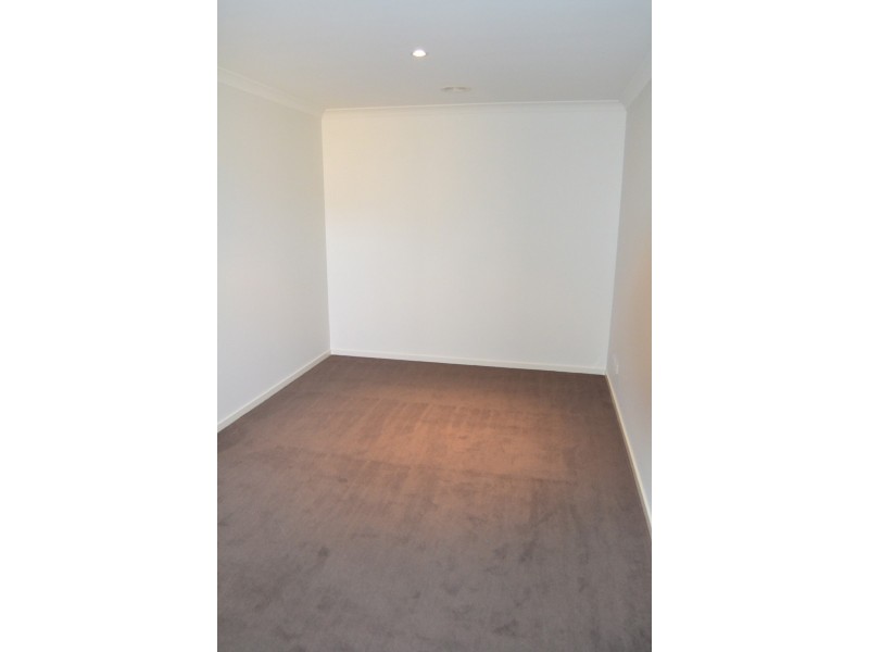 16 Faithful Way, Doreen VIC 3754