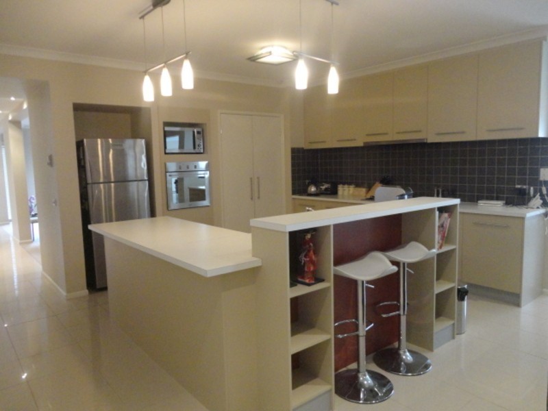 4 Cuckoo Street, South Morang VIC 3752