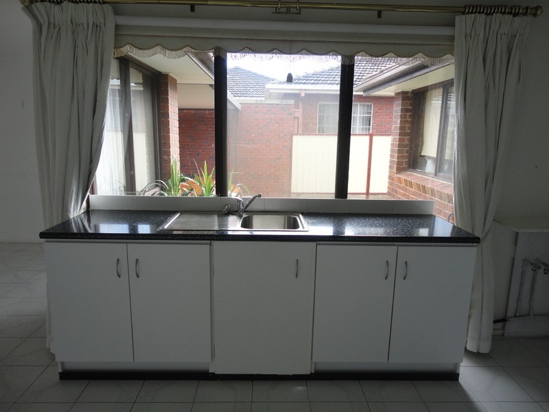 8 Tatlow Drive, Epping VIC 3076