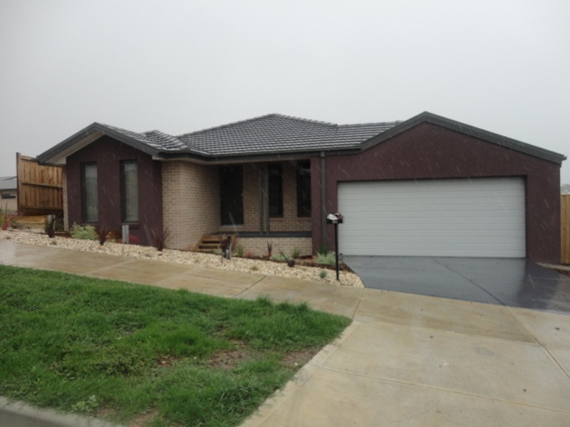 16 Faithful Way, Doreen VIC 3754