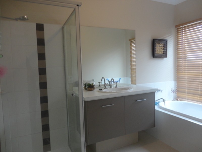 4 Cuckoo Street, South Morang VIC 3752