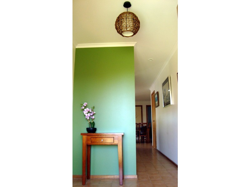 61 Veronica Crescent, Mill Park VIC 3082