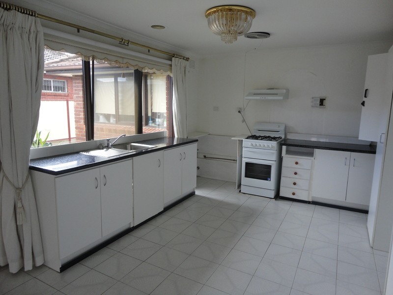 8 Tatlow Drive, Epping VIC 3076