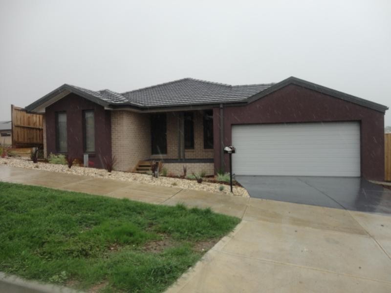 16 Faithful Way, Doreen VIC 3754