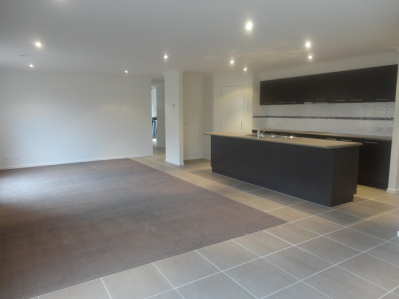 16 Succession Street, Doreen VIC 3754