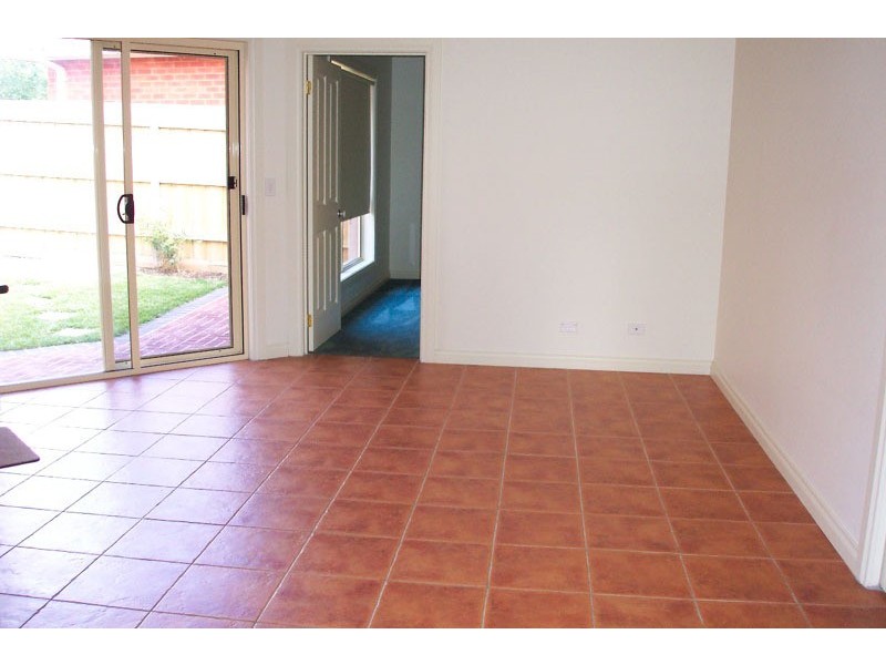 1/22 Tonelli Crescent, Mill Park VIC 3082