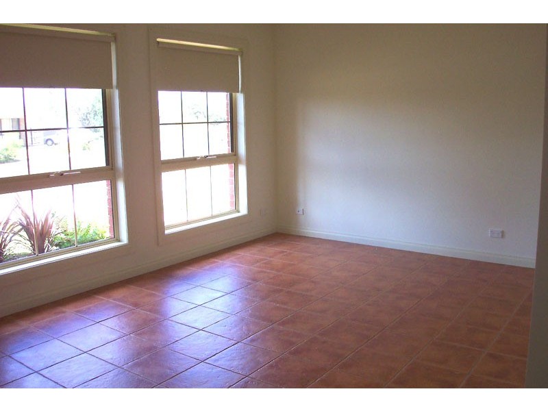 1/22 Tonelli Crescent, Mill Park VIC 3082