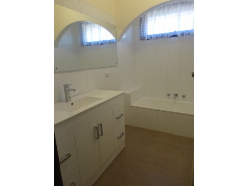 104 Mill Park Drive, Mill Park VIC 3082