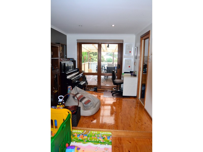 61 Veronica Crescent, Mill Park VIC 3082