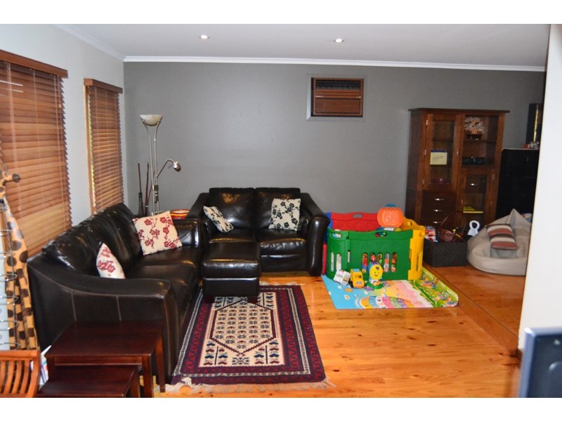 61 Veronica Crescent, Mill Park VIC 3082