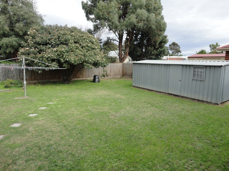 20 Manikato Drive, Mill Park VIC 3082