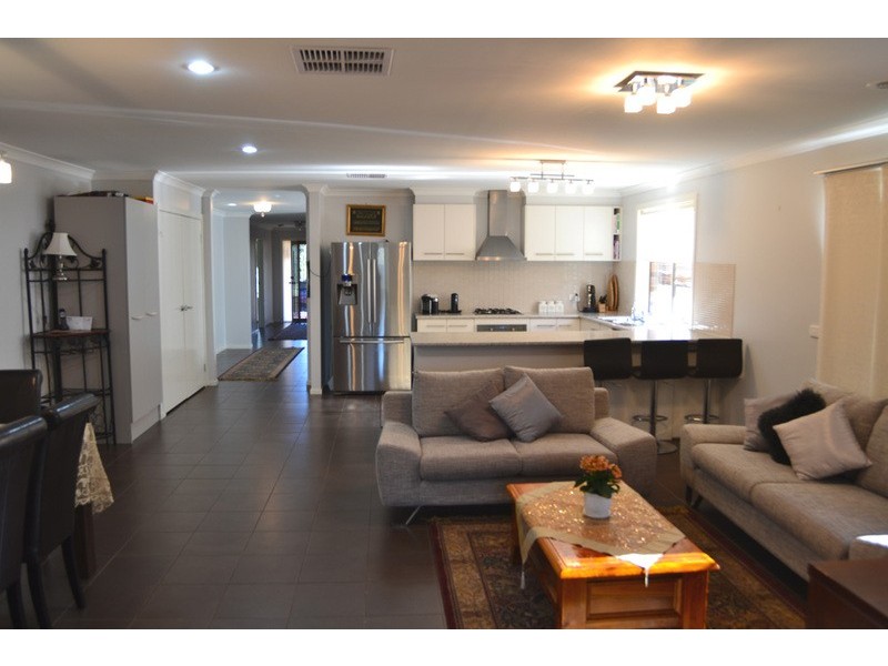 14 Billabong Circuit, Epping VIC 3076