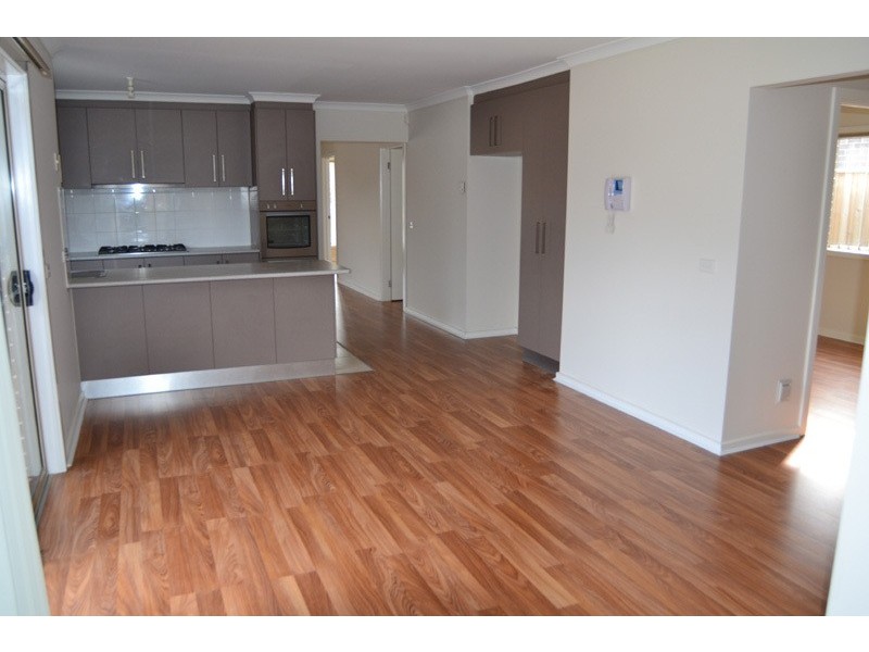 8 Taronga Way, South Morang VIC 3752